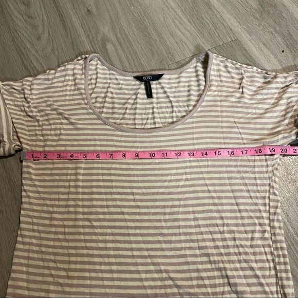 BCBG Paris striped button short sleeve blouse - Picture 6 of 7